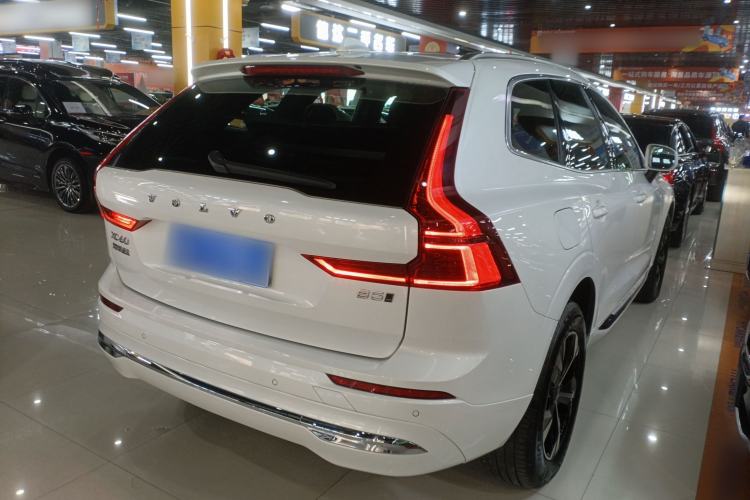 Used Volvo XC60 2026 B5 4x4 Smart Luxury Edition Rear Right 45 Deg