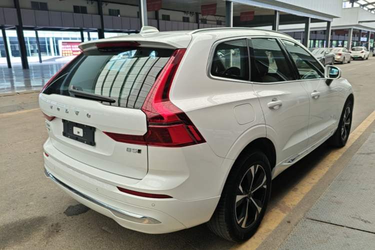 Used Volvo XC60 2026 B5 4x4 Smart Luxury Edition Rear Right 45 Deg