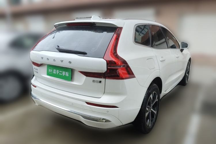 Used Volvo XC60 2026 B5 4x4 Smart Luxury Edition Rear Right 45 Deg
