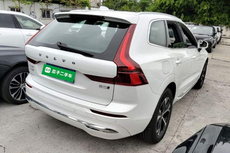 Used Volvo XC60 2026 B5 4x4 Smart Luxury Edition Rear Right 45 Deg
