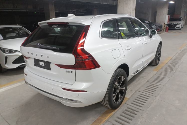 Used Volvo XC60 2026 B5 4x4 Smart Luxury Edition Rear Right 45 Deg