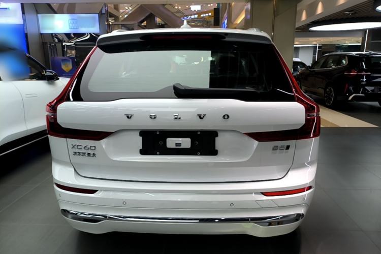 Used Volvo XC60 2026 B5 4x4 Smart Luxury Edition Rear