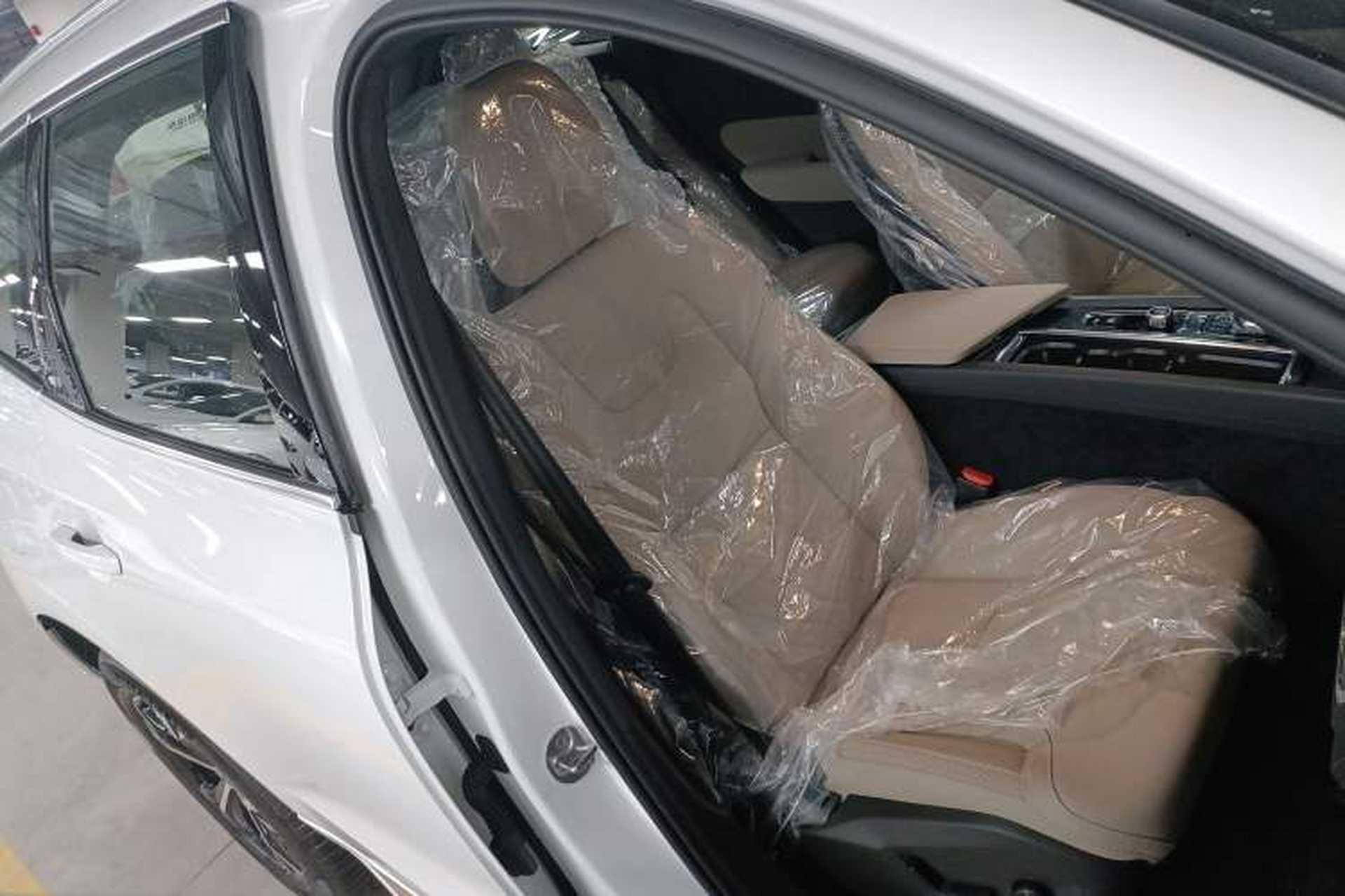 Used Volvo XC60 2026 B5 4x4 Smart Luxury Edition Right Front Seat