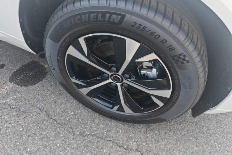 Used Volvo XC60 2026 B5 4x4 Smart Luxury Edition Right Front Wheel Hub