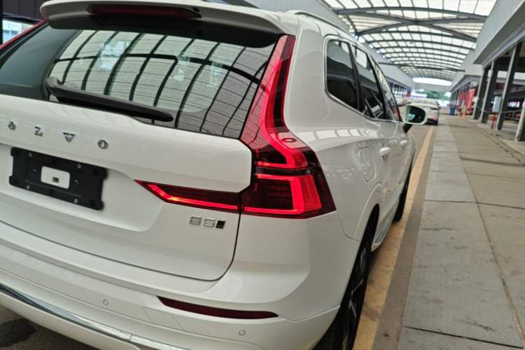 Used Volvo XC60 2026 B5 4x4 Smart Luxury Edition Right Rear Taillight