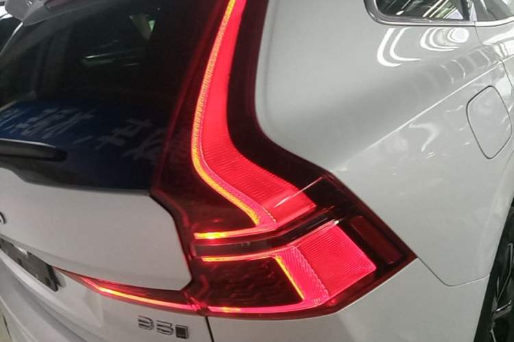 Used Volvo XC60 2026 B5 4x4 Smart Luxury Edition Right Rear Taillight