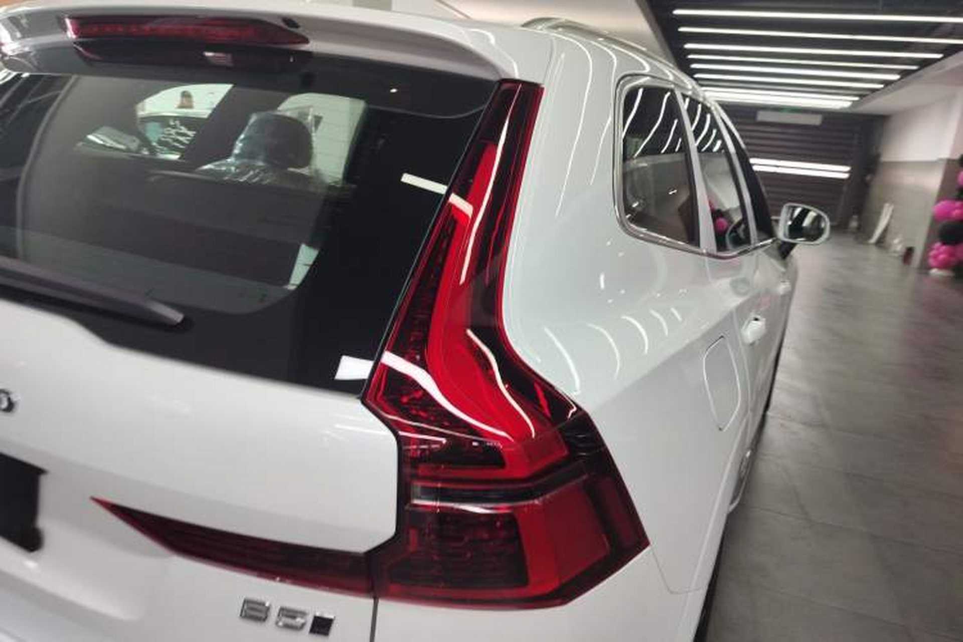 Used Volvo XC60 2026 B5 4x4 Smart Luxury Edition Right Rear Taillight