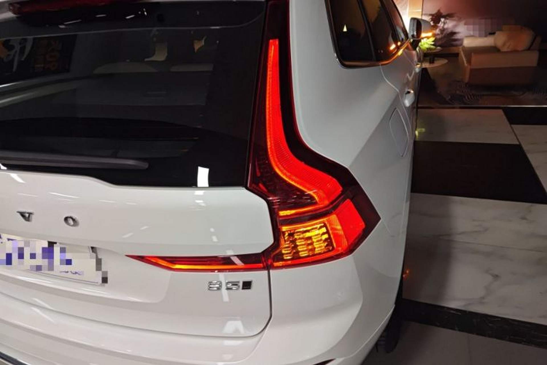 Used Volvo XC60 2026 B5 4x4 Smart Luxury Edition Right Rear Taillight