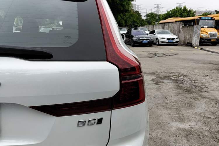 Used Volvo XC60 2026 B5 4x4 Smart Luxury Edition Right Rear Taillight