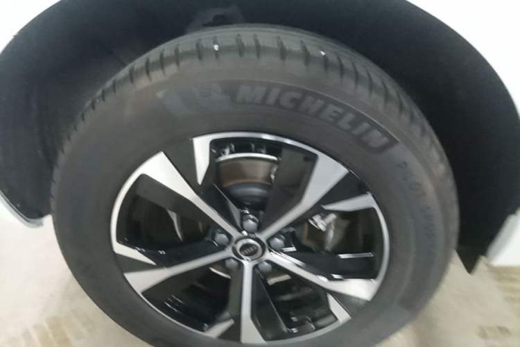 Used Volvo XC60 2026 B5 4x4 Smart Luxury Edition Right Rear Wheel Hub