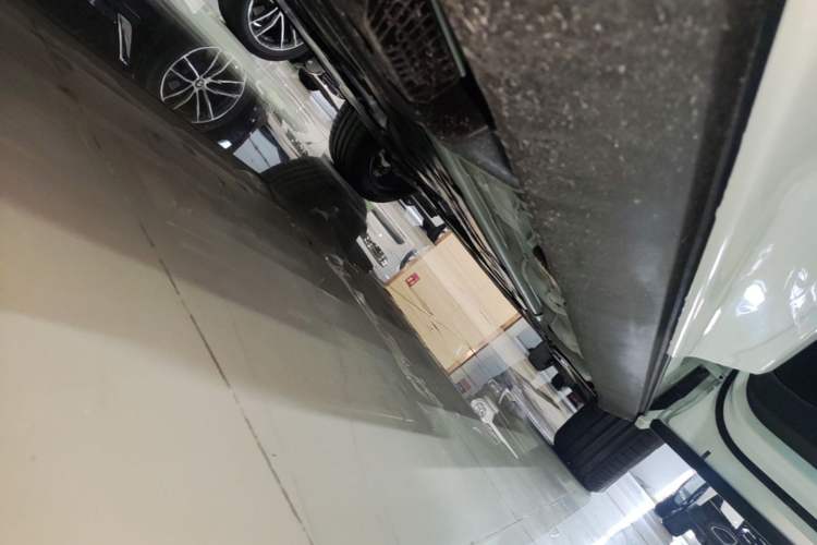 Used Volvo XC60 2026 B5 4x4 Smart Luxury Edition Right Side Sill