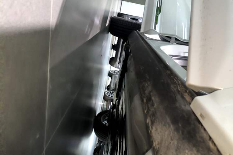 Used Volvo XC60 2026 B5 4x4 Smart Luxury Edition Right Side Sill