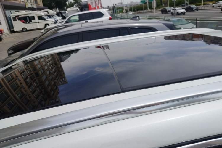 Used Volvo XC60 2026 B5 4x4 Smart Luxury Edition Roof