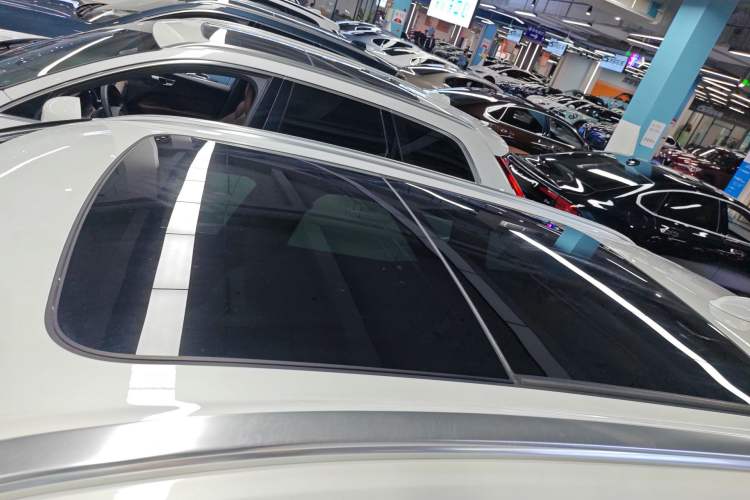 Used Volvo XC60 2026 B5 4x4 Smart Luxury Edition Roof