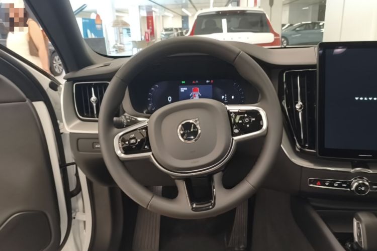 Used Volvo XC60 2026 B5 4x4 Smart Luxury Edition Steering Wheel