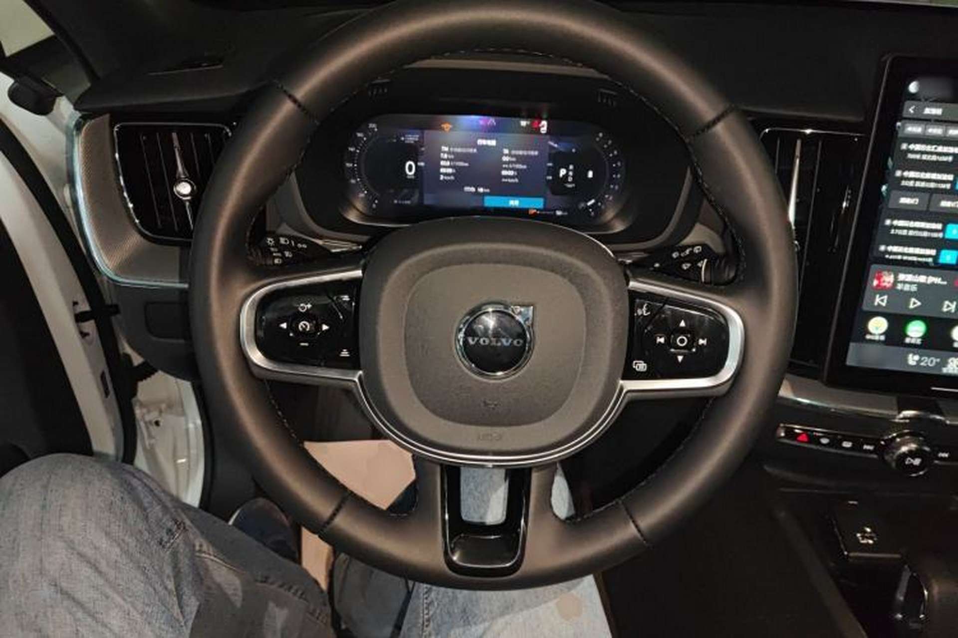 Used Volvo XC60 2026 B5 4x4 Smart Luxury Edition Steering Wheel