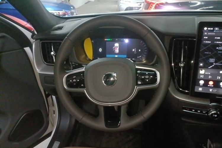 Used Volvo XC60 2026 B5 4x4 Smart Luxury Edition Steering Wheel