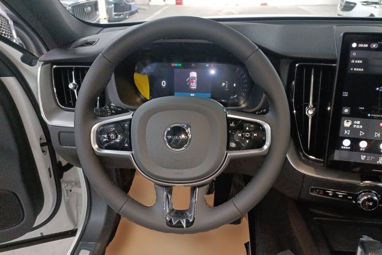 Used Volvo XC60 2026 B5 4x4 Smart Luxury Edition Steering Wheel