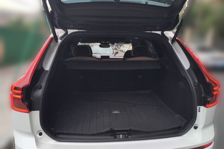Used Volvo XC60 2026 B5 4x4 Smart Luxury Edition Trunk