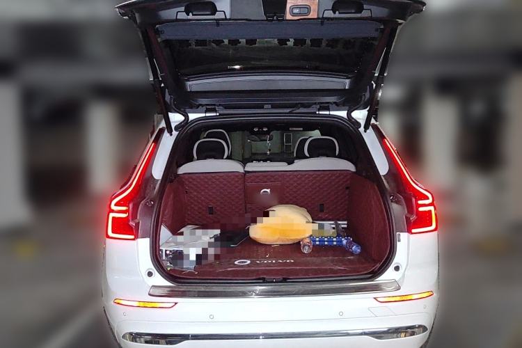 Used Volvo XC60 2026 B5 4x4 Smart Luxury Edition Trunk