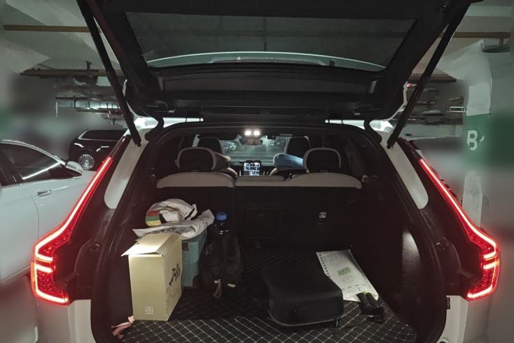 Used Volvo XC60 2026 B5 4x4 Smart Luxury Edition Trunk