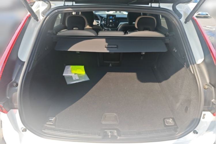 Used Volvo XC60 2026 B5 4x4 Smart Luxury Edition Trunk