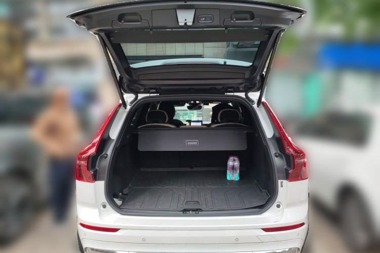 Used Volvo XC60 2026 B5 4x4 Smart Luxury Edition Trunk
