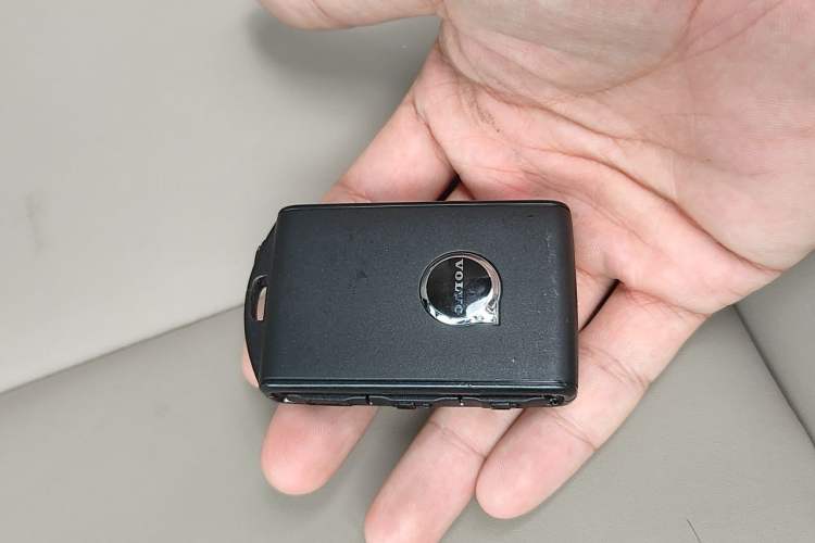 Used Volvo XC60 2026 B5 4x4 Smart Luxury Edition Vehicle Key