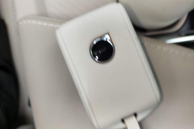 Used Volvo XC60 2026 B5 4x4 Smart Luxury Edition Vehicle Key