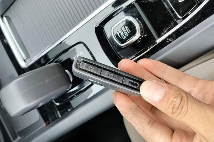 Used Volvo XC60 2026 B5 4x4 Smart Luxury Edition Vehicle Key