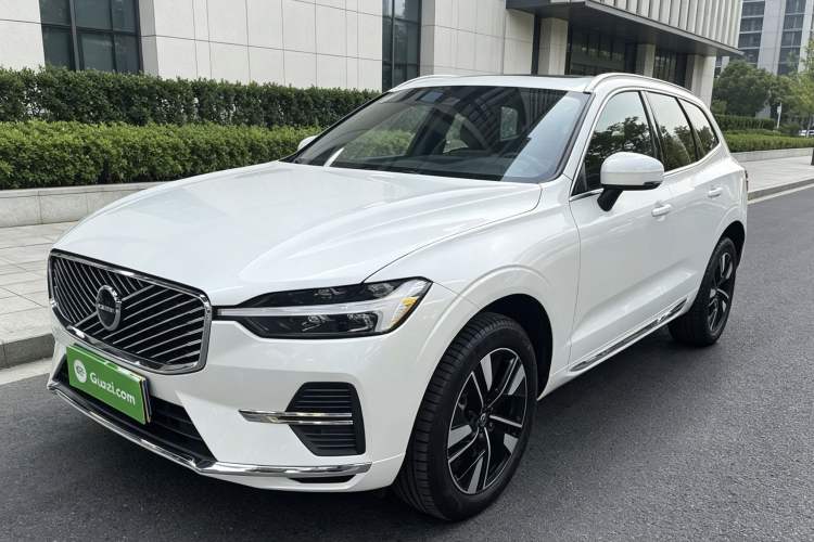 Volvo XC60 2026 B5 4x4 Smart Luxury Edition - Smart Touring