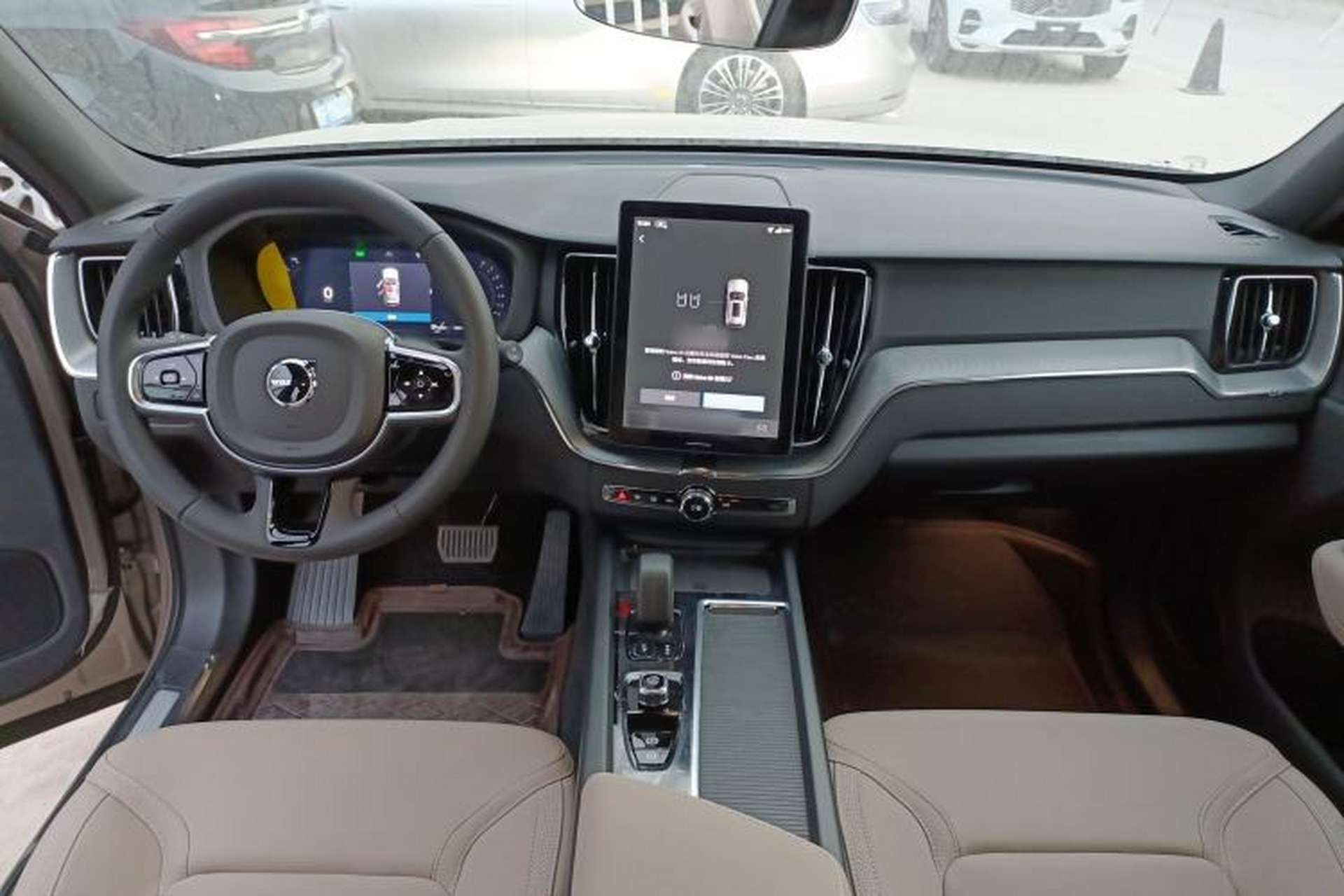 Used Volvo XC60 2026 B5 4x4 Smart Luxury Edition Center Console