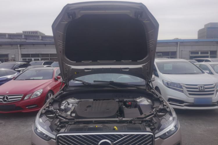 Used Volvo XC60 2026 B5 4x4 Smart Luxury Edition Engine Bay