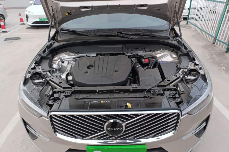 Used Volvo XC60 2026 B5 4x4 Smart Luxury Edition Engine Bay