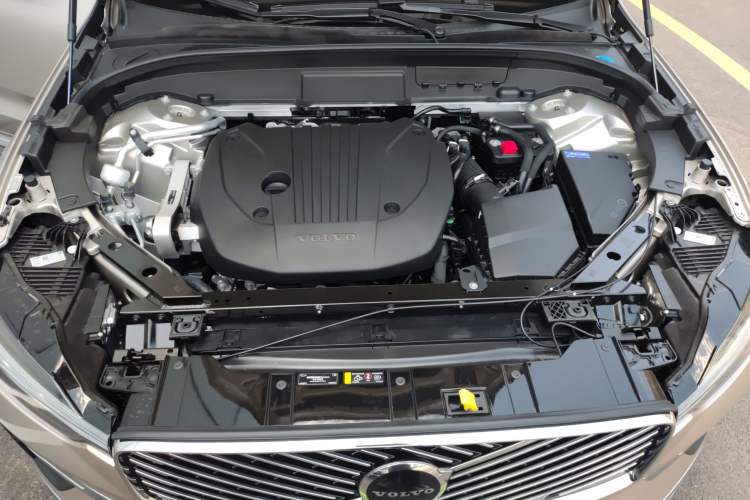 Used Volvo XC60 2026 B5 4x4 Smart Luxury Edition Engine Bay