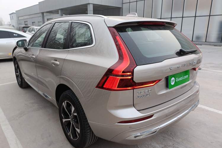 Used Volvo XC60 2026 B5 4x4 Smart Luxury Edition Exterior 2