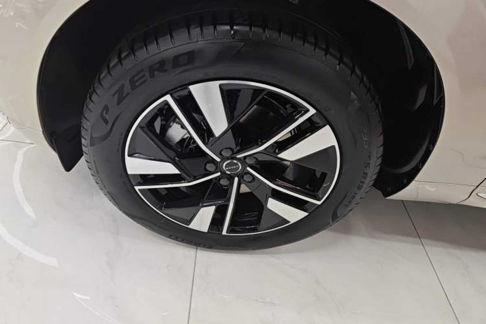 Used Volvo XC60 2026 B5 4x4 Smart Luxury Edition Exterior 4