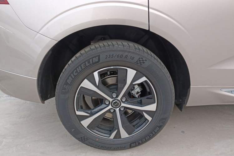 Used Volvo XC60 2026 B5 4x4 Smart Luxury Edition Exterior 5