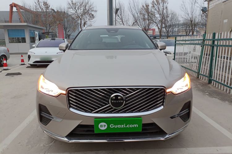 Used Volvo XC60 2026 B5 4x4 Smart Luxury Edition Front
