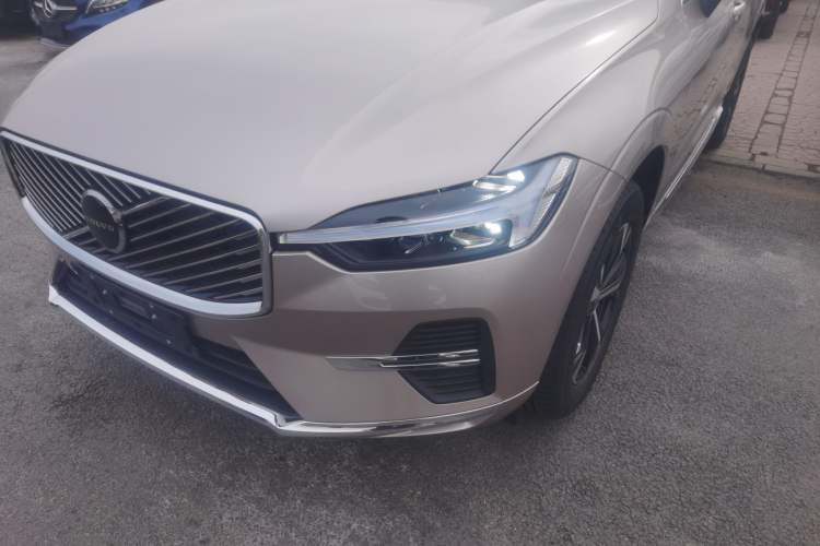 Used Volvo XC60 2026 B5 4x4 Smart Luxury Edition Left Front Headlight