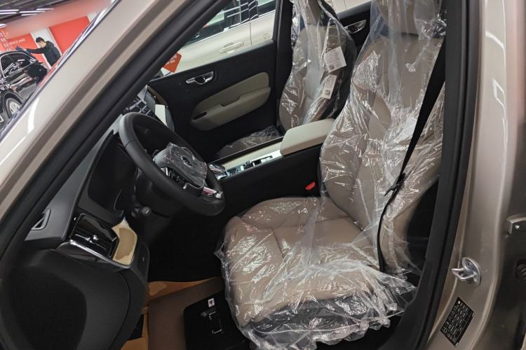 Used Volvo XC60 2026 B5 4x4 Smart Luxury Edition Left Front Seat
