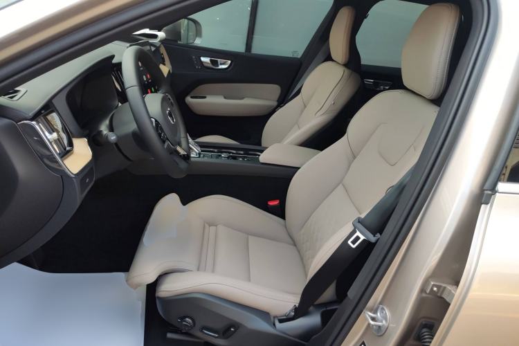 Used Volvo XC60 2026 B5 4x4 Smart Luxury Edition Left Front Seat
