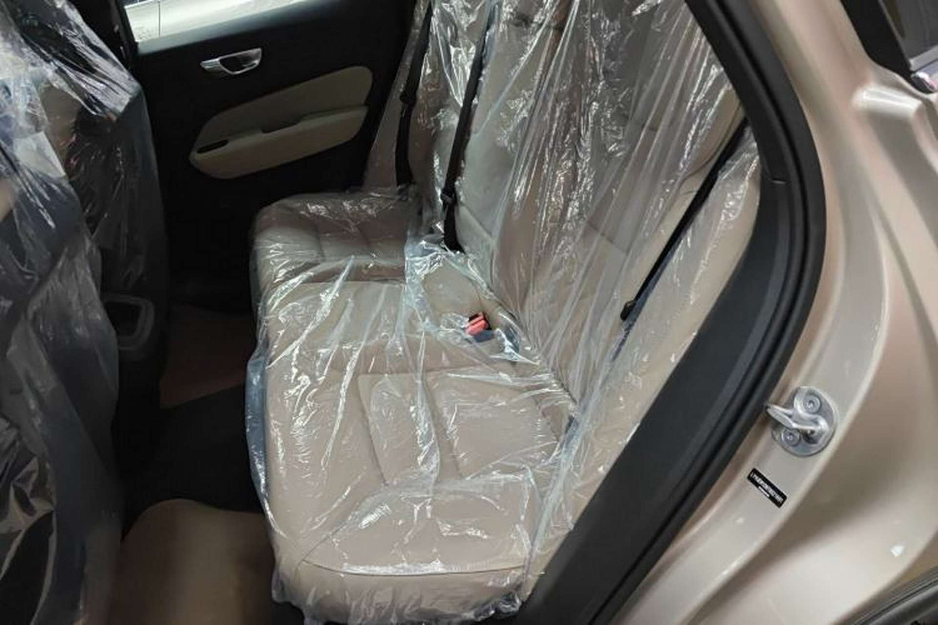 Used Volvo XC60 2026 B5 4x4 Smart Luxury Edition Left Rear Seat