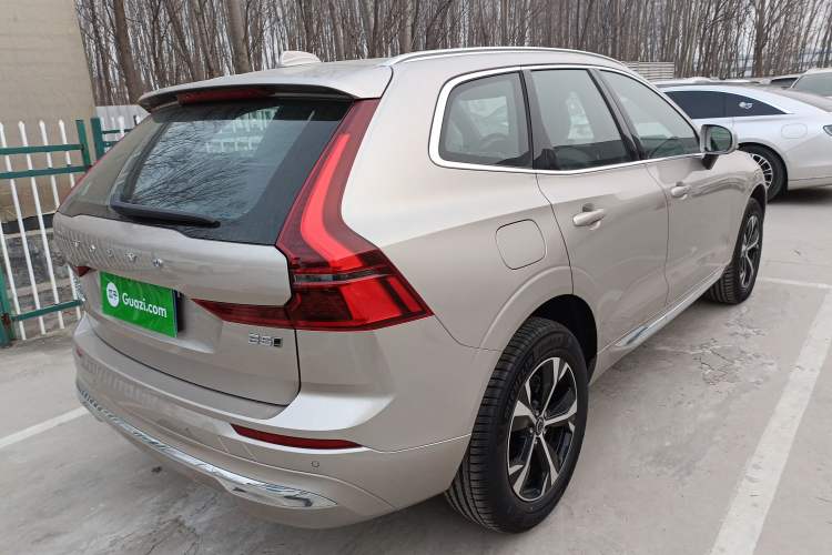 Used Volvo XC60 2026 B5 4x4 Smart Luxury Edition Rear Right 45 Deg