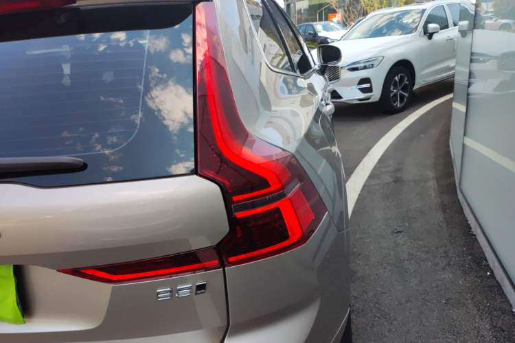 Used Volvo XC60 2026 B5 4x4 Smart Luxury Edition Right Rear Taillight