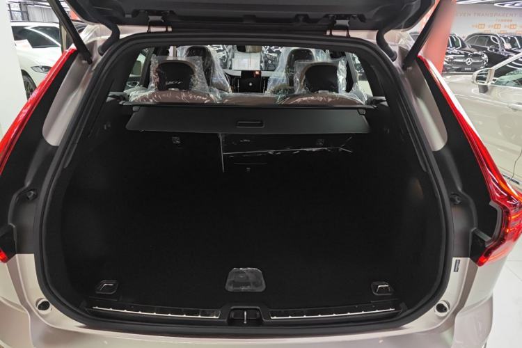 Used Volvo XC60 2026 B5 4x4 Smart Luxury Edition Trunk