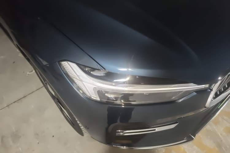 Used Volvo XC60 New Energy 2024 T8 Plug-in Hybrid Long-Range All-Wheel Drive Smart Luxury Edition Right Front Headlight