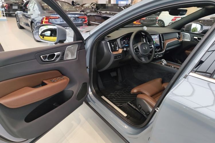 Used Volvo XC60 New Energy 2024 T8 Plug-in Hybrid Long-Range All-Wheel Drive Smart Luxury Edition Driver Seat