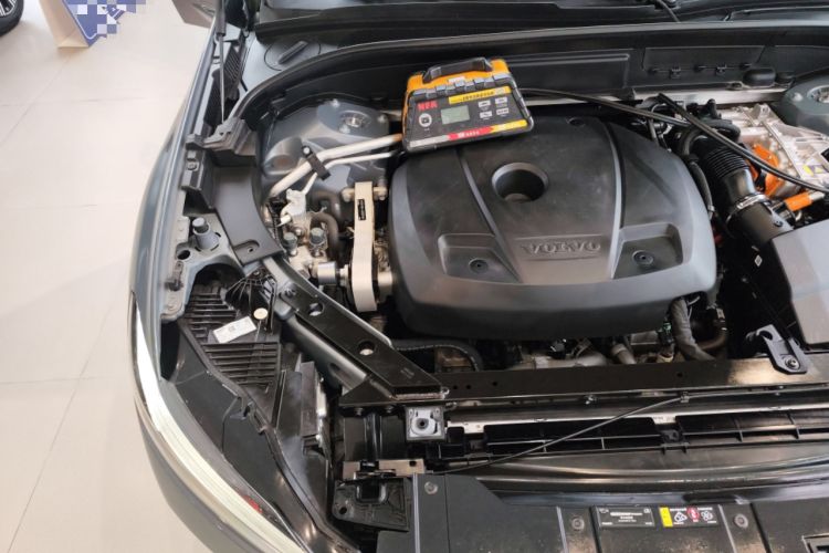 Used Volvo XC60 New Energy 2024 T8 Plug-in Hybrid Long-Range All-Wheel Drive Smart Luxury Edition Engine Bay Right