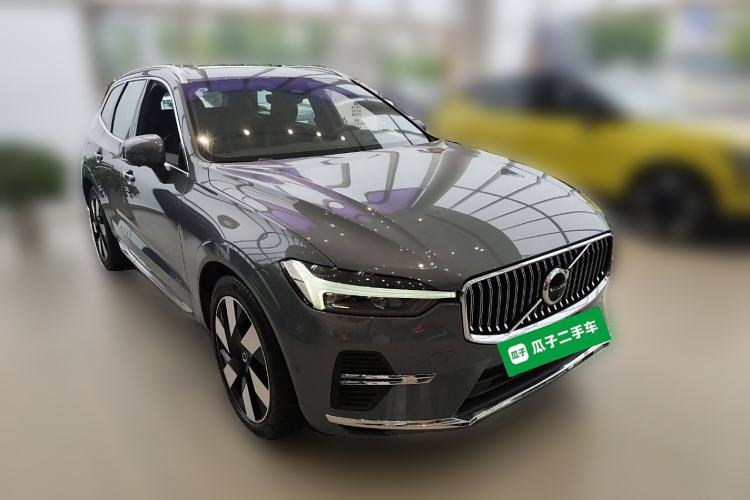 Used Volvo XC60 New Energy 2024 T8 Plug-in Hybrid Long-Range All-Wheel Drive Smart Luxury Edition Front Right 45 Deg